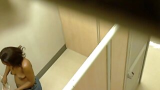 डर्टी गोरा केसांचा सेक्स पॉट गुडघ्यावर उभा राहिला आणि कॅमेर्‍यावर कडक खोल घसा सादर केला. एव्हिल एंजेल पॉर्न क्लिपमध्ये तो अतृप्त ट्रॅम्प पहा!